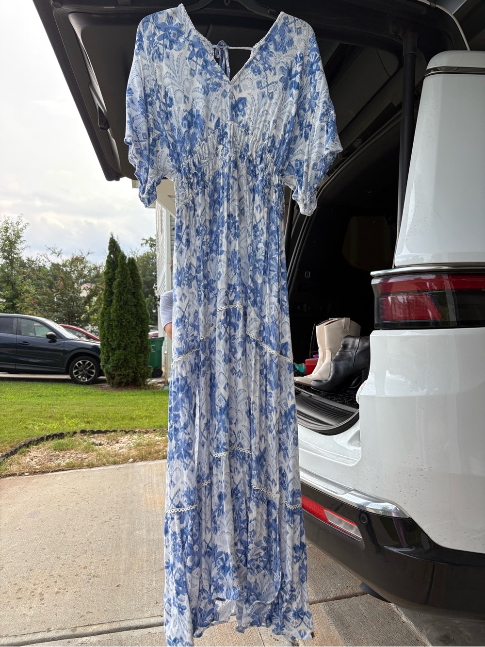 Love Stitch Blue and White Floral Maxi Dress